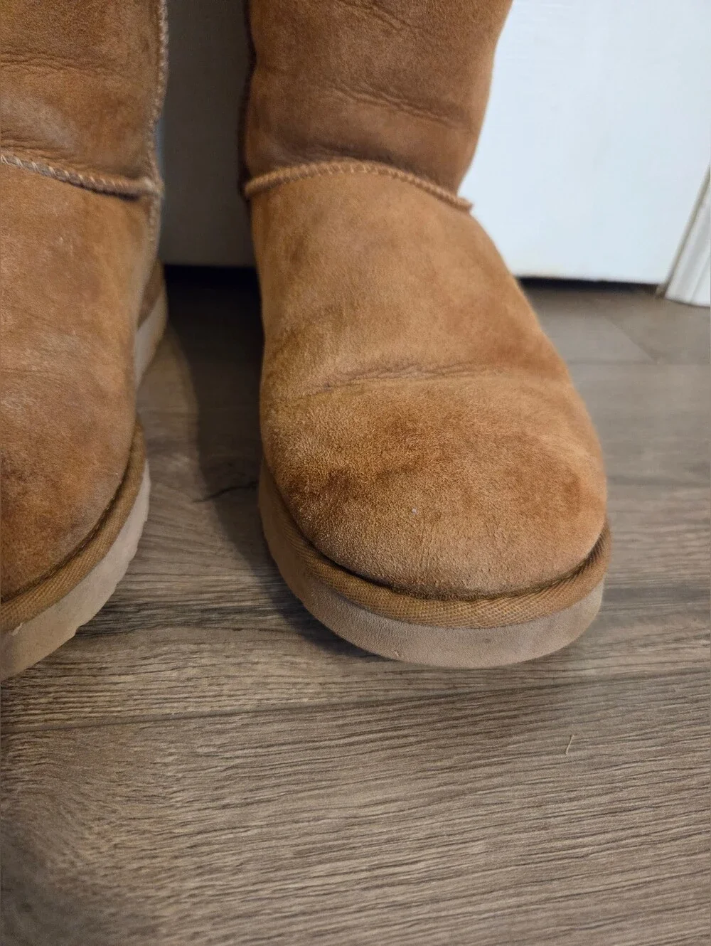 UGG Bailey Bow Size 9 Tan Suede Boots 🌟 Cozy Winter Style